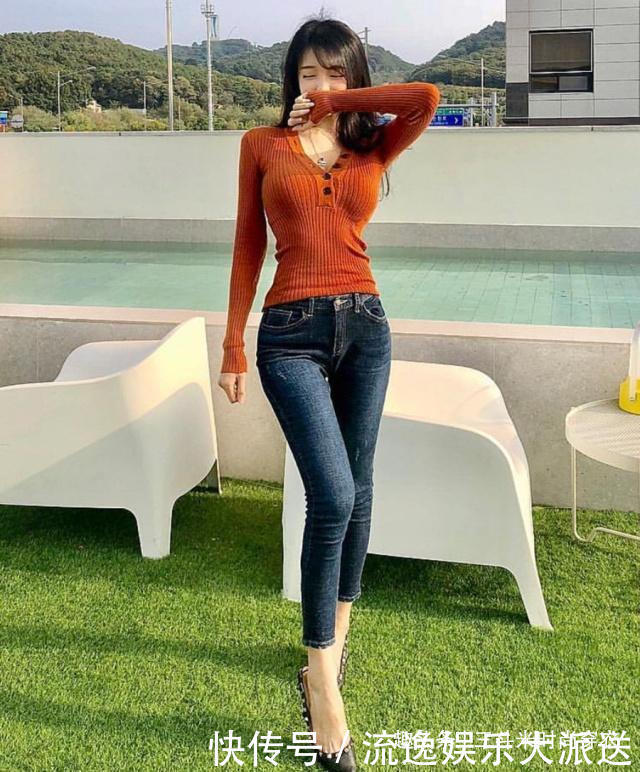 小姐姐时尚紧身牛仔裤,曼妙多姿,秀出大长腿!