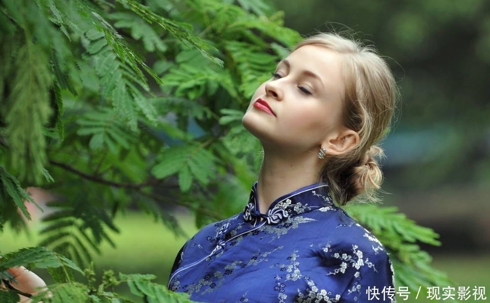 外国|《暂坐》:两民工跟着一外国女,说要口吃羊野食,女子的反应绝了