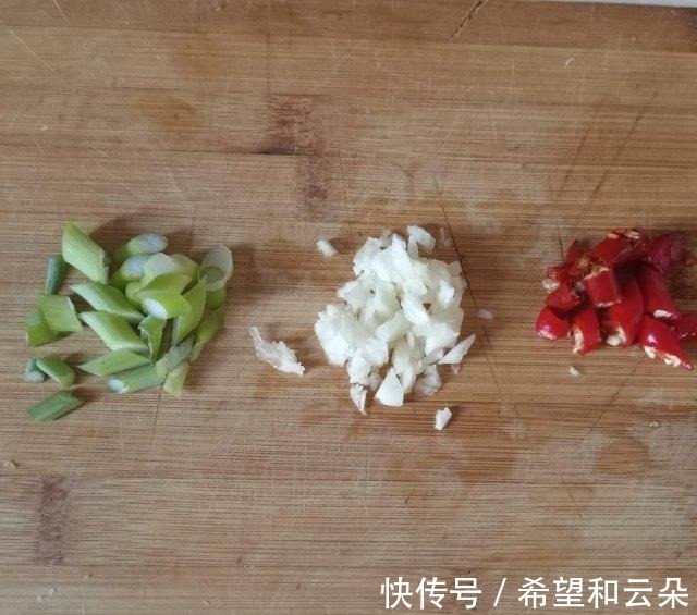 芹菜炒杏鲍菇！