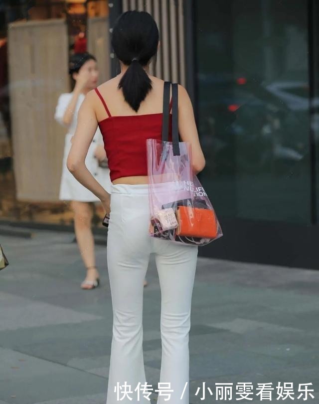 时髦|梦回当初的“喇叭裤”,时髦又遮肉,成为腿粗的“克星”!