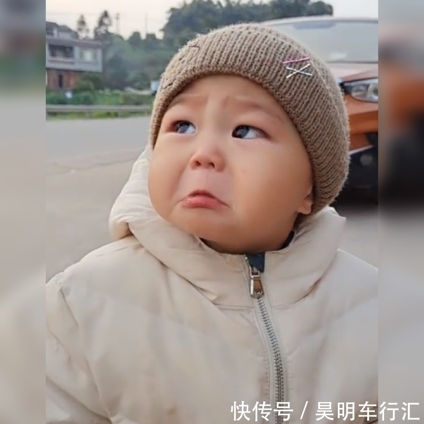 宝宝们|萌娃被宝妈惹哭,哭出的大泡泡令网友哭笑不得:小鲤鱼吐泡泡了!