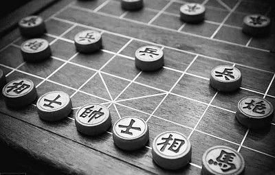 棋子|小棋局大世界：东西方象棋中的文化特质