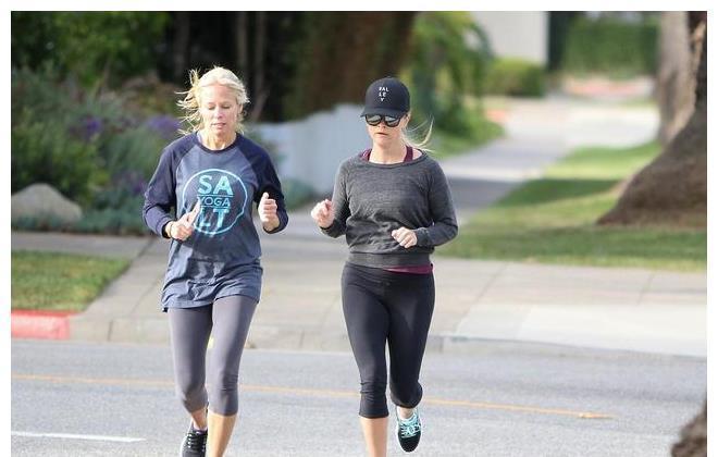 太极|4种运动，称为不花钱的“降压药”，坚持下去，血压不敢“放肆”