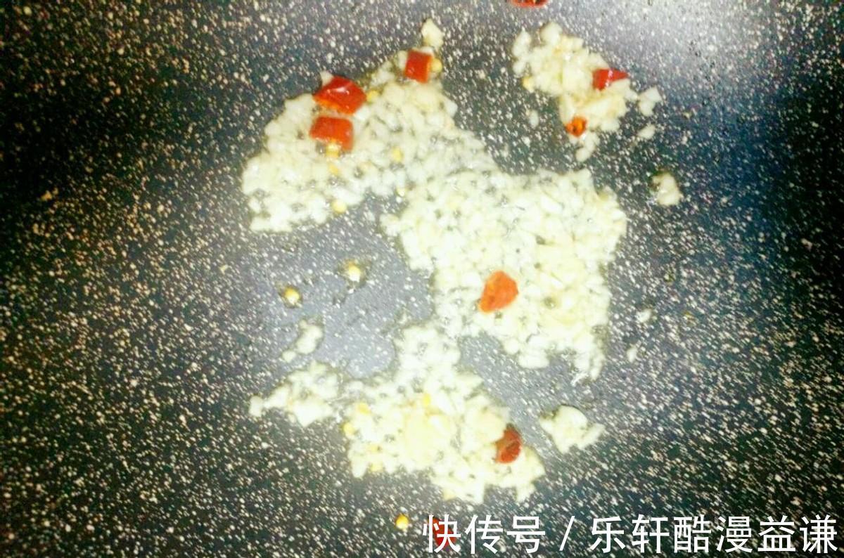 夏日|夏日懒人的福音！3分钟就可以搞定的低卡爽口菜凉拌秋葵