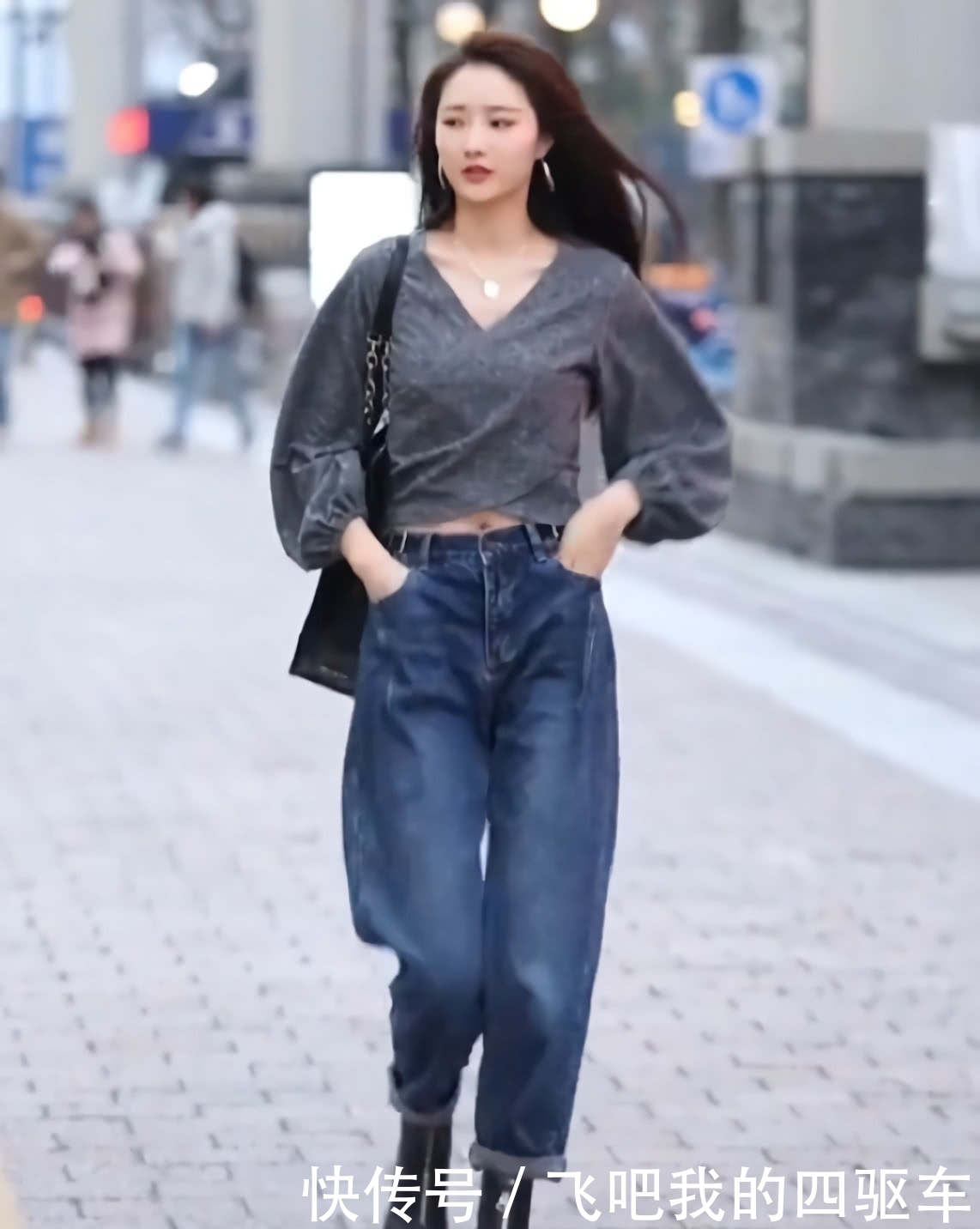 阔腿裤晾凉了?现在网上流行这种“吹风机裤”,男生都会被迷住!