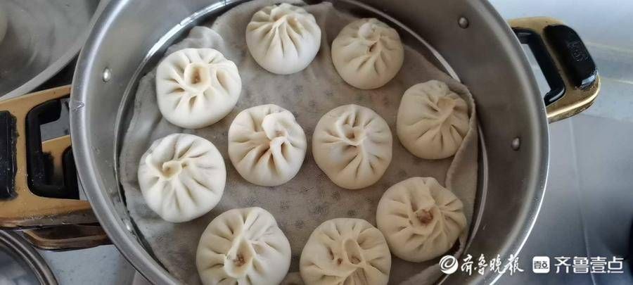 壹粉食堂|满口飘香!皮薄劲道的豆腐鲜肉包来啦,一口气吃好几个