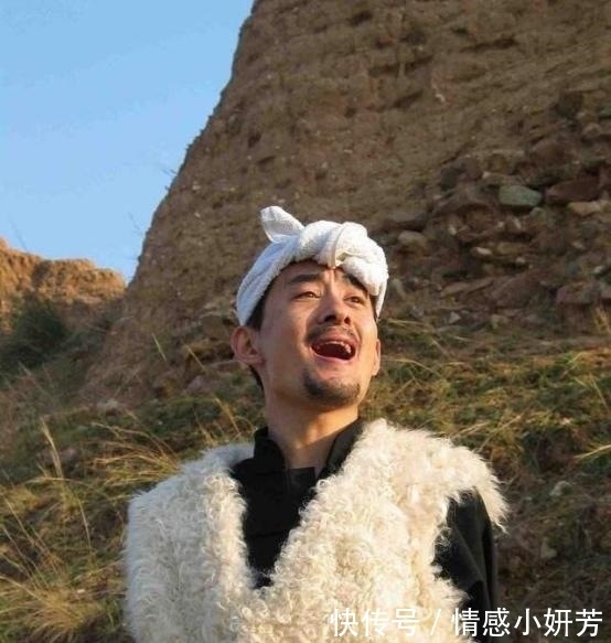 月亮之上|草根明星出道凤凰传奇越来越火,冠军阿宝从年入千万到“吃软饭”