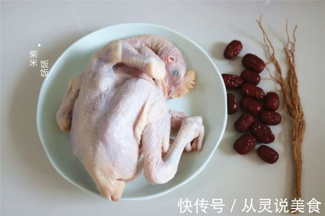 汤浓|炖鸡汤,别放那么多香料,加这3样就够了,鸡汤鲜美又香醇