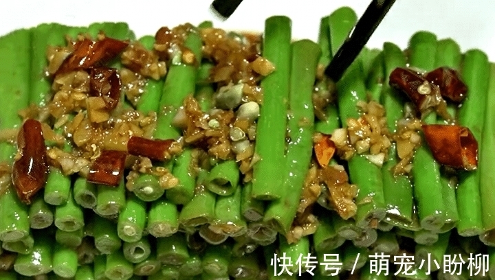 入秋后,吃南瓜吃茄子不如吃它,三天两头吃,清脆爽口,太好吃了