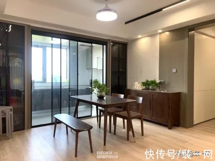 主卧|143平现代风格实景案例赏析，厨房三联动门设计通透明亮