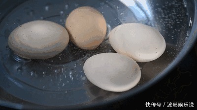 煮鸡蛋,最忌直接用清水煮!多加2种调料,又香又嫩,蛋壳更好剥