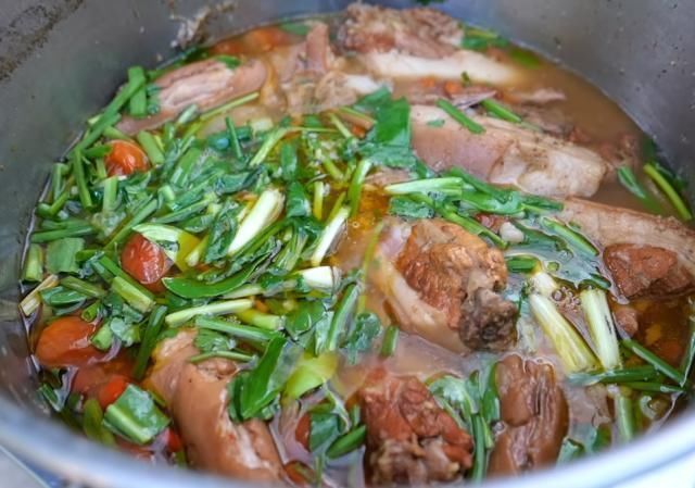 差不多|小吃街的“万人迷”,50一根,一天能卖200根,网友:价格真良心