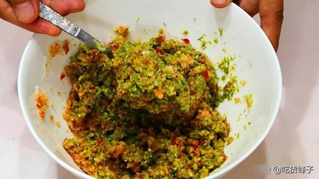 韭花酱|入秋后，遇到此菜别手软，放得越久越好吃，饭前来一碟，比肉还香