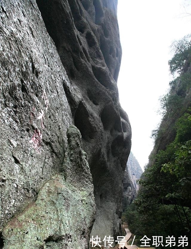 自驾泰宁，看丹霞地貌读沧海桑田的变演，探寻深山中遗失的古村