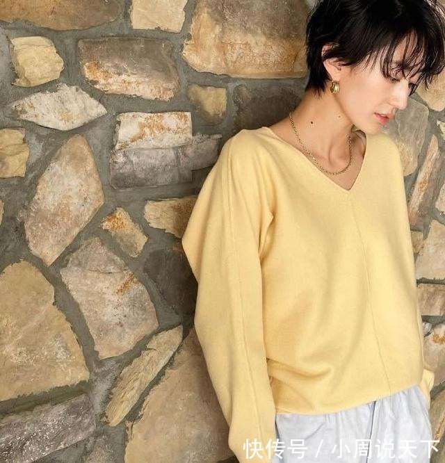 穿搭 凭着一头“短发”,中年的她美得高级!3大穿搭要点,学会你也行!
