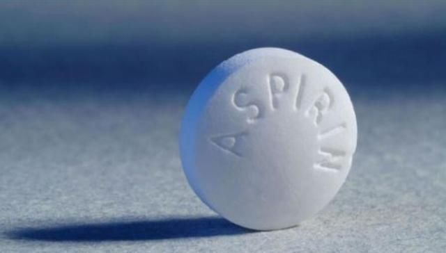 白衣服好看但容易脏，掌握好7个小妙招，轻松解决生活难题