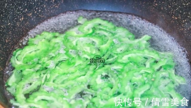 雷小厨|夏天女人离不开的一道菜，刮油又消暑，天天吃也不腻