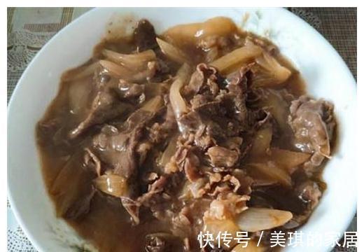 肥牛饭|此菜一烫一炒就吃,肉质鲜嫩,汤汁浓郁,拌米饭吃美味