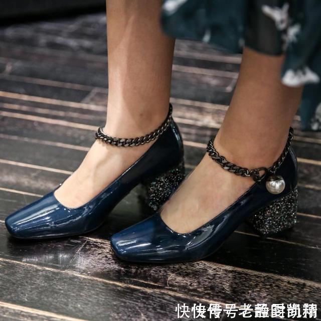 身段|穿上这样一双高跟鞋,瞬间显现你优美的身段