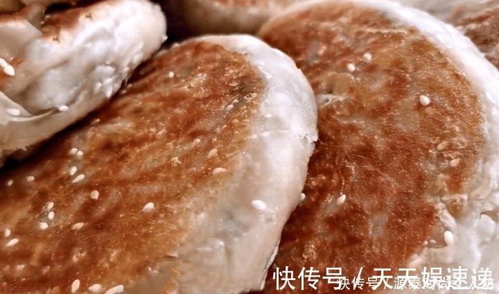 胡萝卜|做馅饼时，别再和面了，试试此做法，外酥里嫩，比买的还好吃