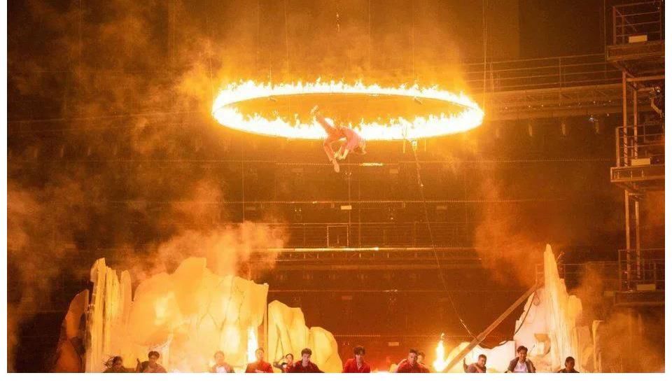 都是專業(yè)舞者，為何劉迦成團(tuán)李響卻被淘汰？李響到底輸在哪？