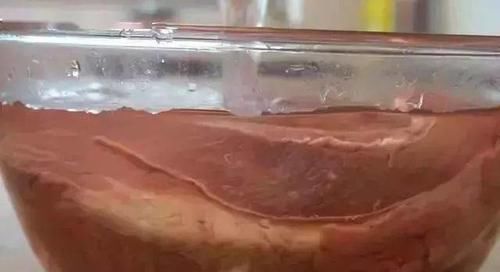  外面卖75一斤的酱牛肉，简单2步在家做，肉酥筋软，过年露一手