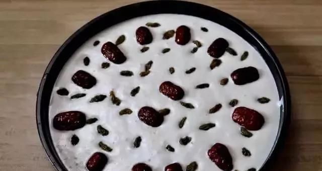 家庭版自制米糕，奶香味浓郁，蓬松暄软又营养，做法超简单