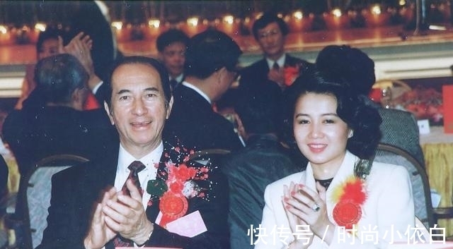 fendi|赌王四太年轻时真风光!左手翡翠戒指右手小金表,圆脸卷发太迷人