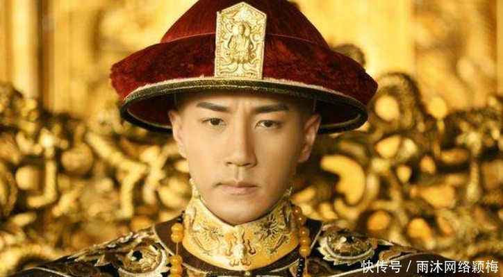  见到|康熙见到孔子墓不下跪，大臣为他遮去一字，康熙下跪叩拜