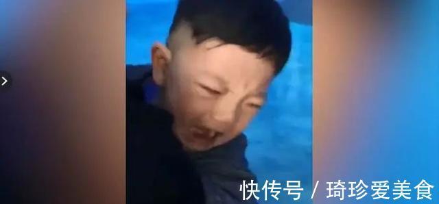 小男孩|白鲸张开“血盆大口”吓哭孩子,专业抢镜20年,一看就不正经