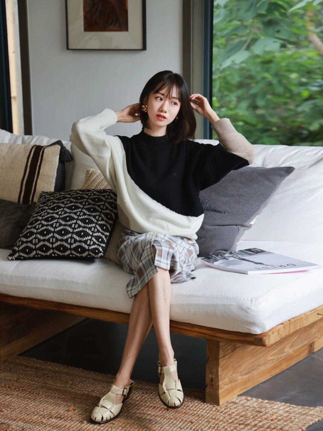 蕾丝|今年流行的毛衣+半裙,简直被这些时尚博主穿火了,太时髦了