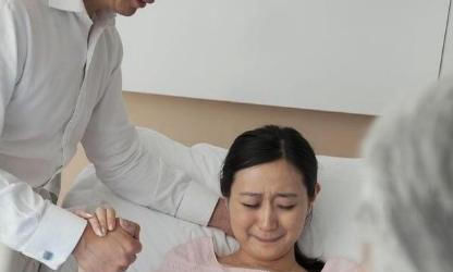 孕妇|“最乐观孕妈”火了,宫口已开,还在产房外秀舞技,准爸无法淡定