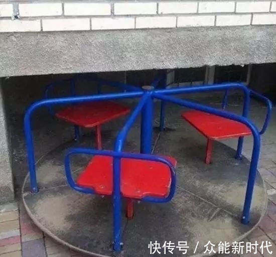 小姐姐|这样的设计师可能随时准备提桶跑路，做成这样，大写的佩服！