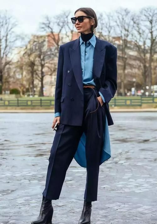 收起你的卫衣吧，今年流行这几款内搭，每天都能穿出新花样