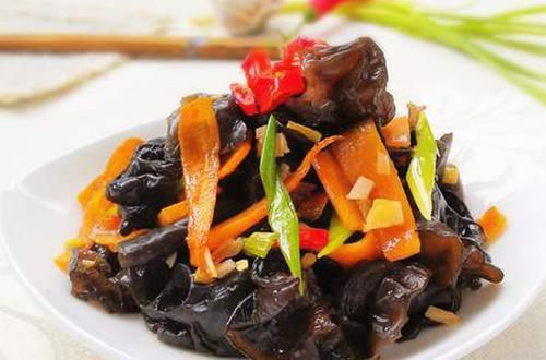  阿司匹林|黑木耳被称“天然阿司匹林”，好处颇多，备受青睐，但须注意这点