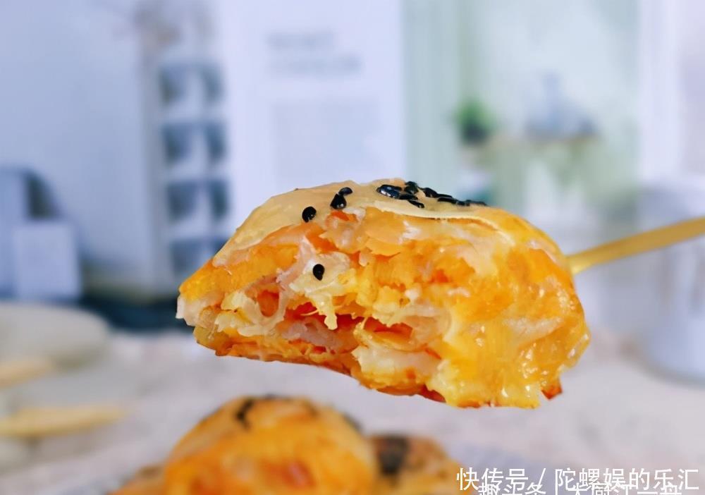 油炸|天冷后要多吃红薯,教你新吃法,不煮不油炸,香甜软糯又好吃