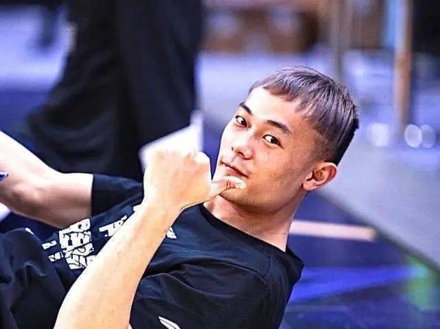 汤杰|CBA最新转会:马布里试训野球大神,浙江00后离队,广东拿下汤杰