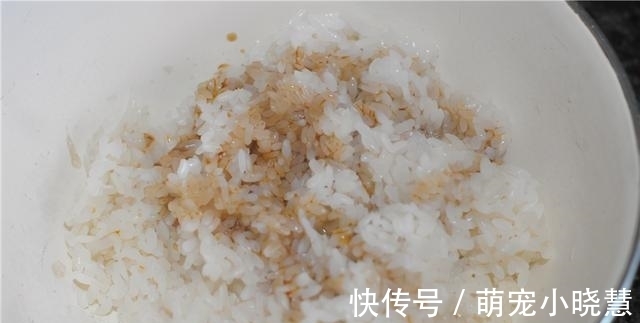 早餐|米饭新做法，儿子着了迷，天天吃不够，5分钟上桌，我特乐意做！