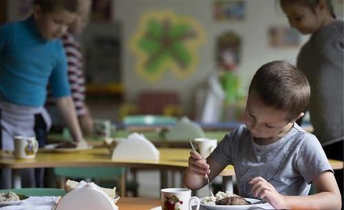 肠道有问题？日常养成3个好习惯，肠道会变好