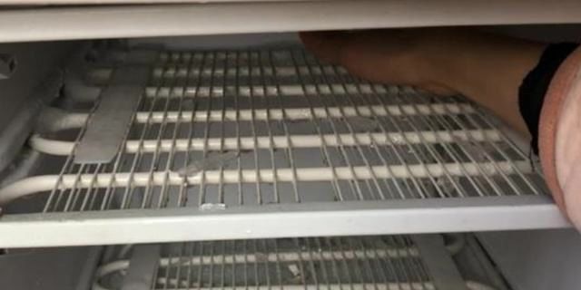 冰箱的霜太厚怎么办只需把它放进去,几分钟全都除干净