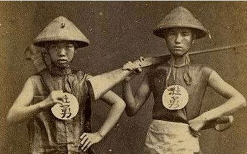 天壤之别|清朝军服上的兵和勇有何分别网友虽是一字只差，却是天壤之别