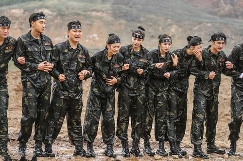 “被停播”的几档综艺,高能少年团上榜,最后一个因明星太多被停