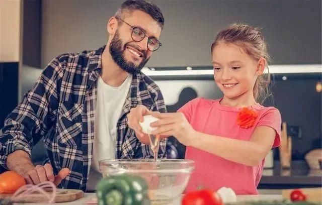  高血压的“根源”并非食盐，四类食物，请撤离饭桌，你是否爱吃？