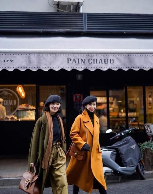 讲真的，穿羽绒服时，最好别配这2种裤子，多穿这3种，显瘦洋气