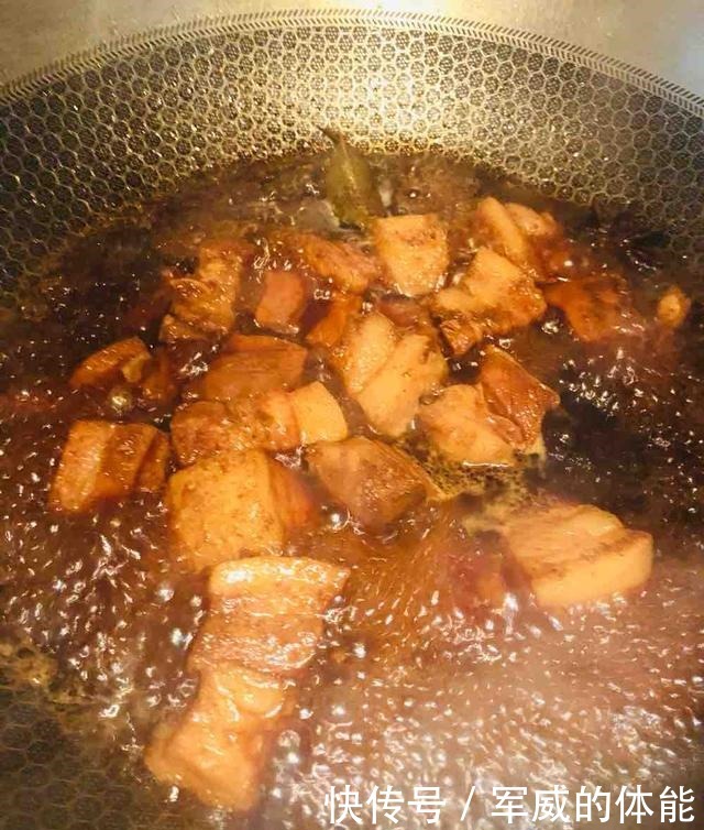 不管是烧啥肉，只要别放这种香料，肉越炖越香，不柴不油腻