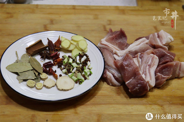 小吃来了 篇二十七:五花肉做的“压板肉”,70岁老奶奶吃得直夸,酥烂入味,可真香啊