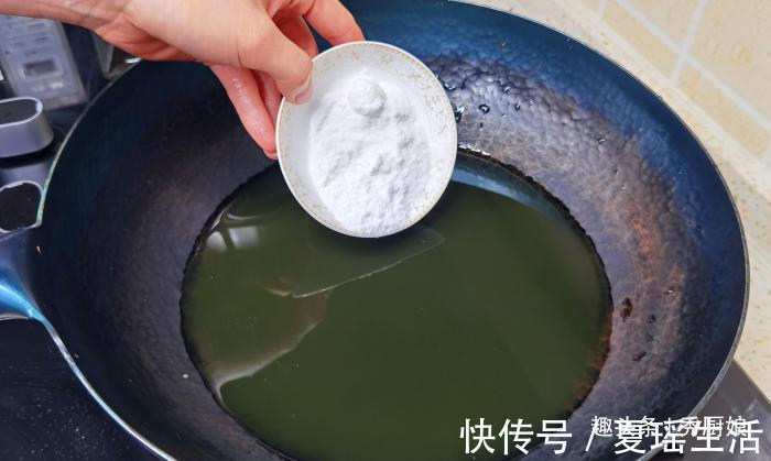 厨娘|夏天太热，吃肉不如吃此菜，儿子三天两头喊我做，清凉解暑又开胃