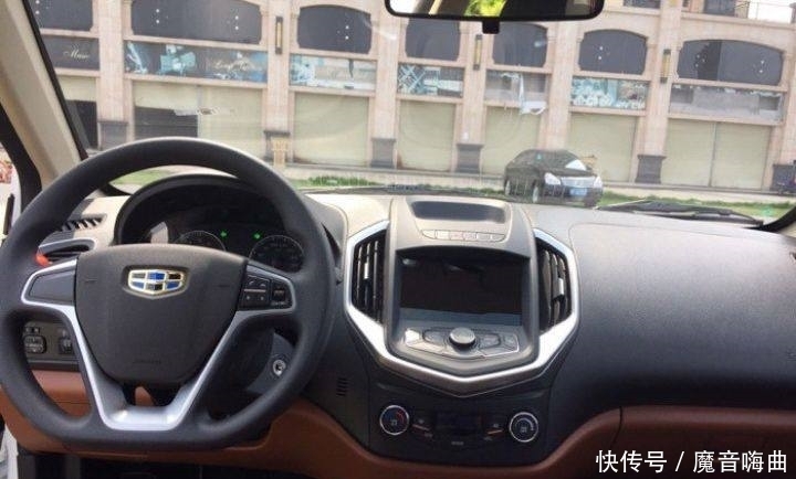 面包车|只卖4万多块钱，还要啥面包车，这辆车堪称家用代步神器