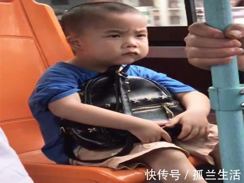 妈妈|5岁小男孩独自坐公交上学,乘客:你妈妈呢?孩子的回答让人鼻酸