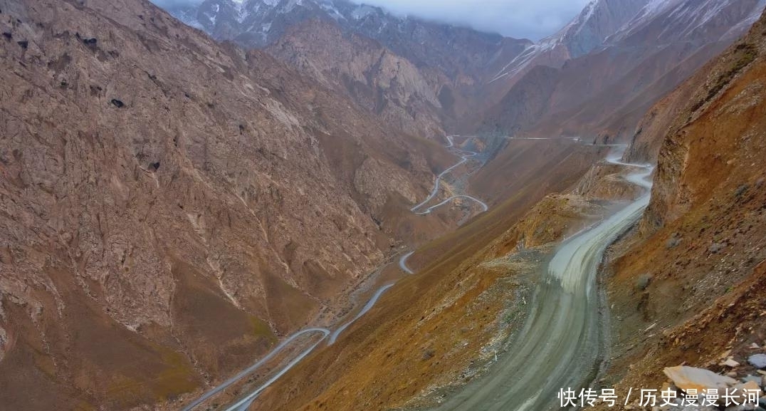 中国最长最美公路，全程10065公里，一路从雪域高原到热带雨林